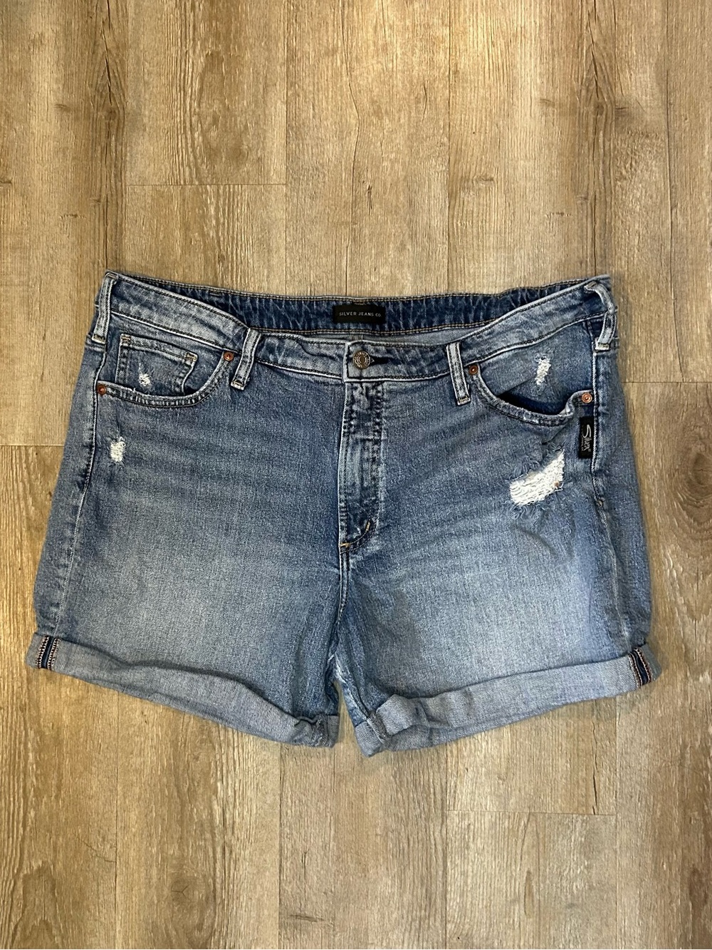 Silver Jeans Boyfriend Shorts SZ 34 Cuffed Hem